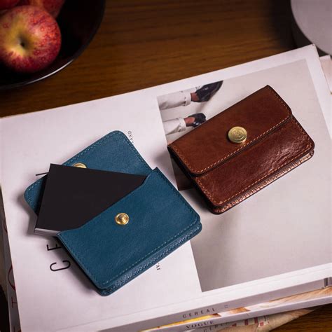 women's leather business card holder.